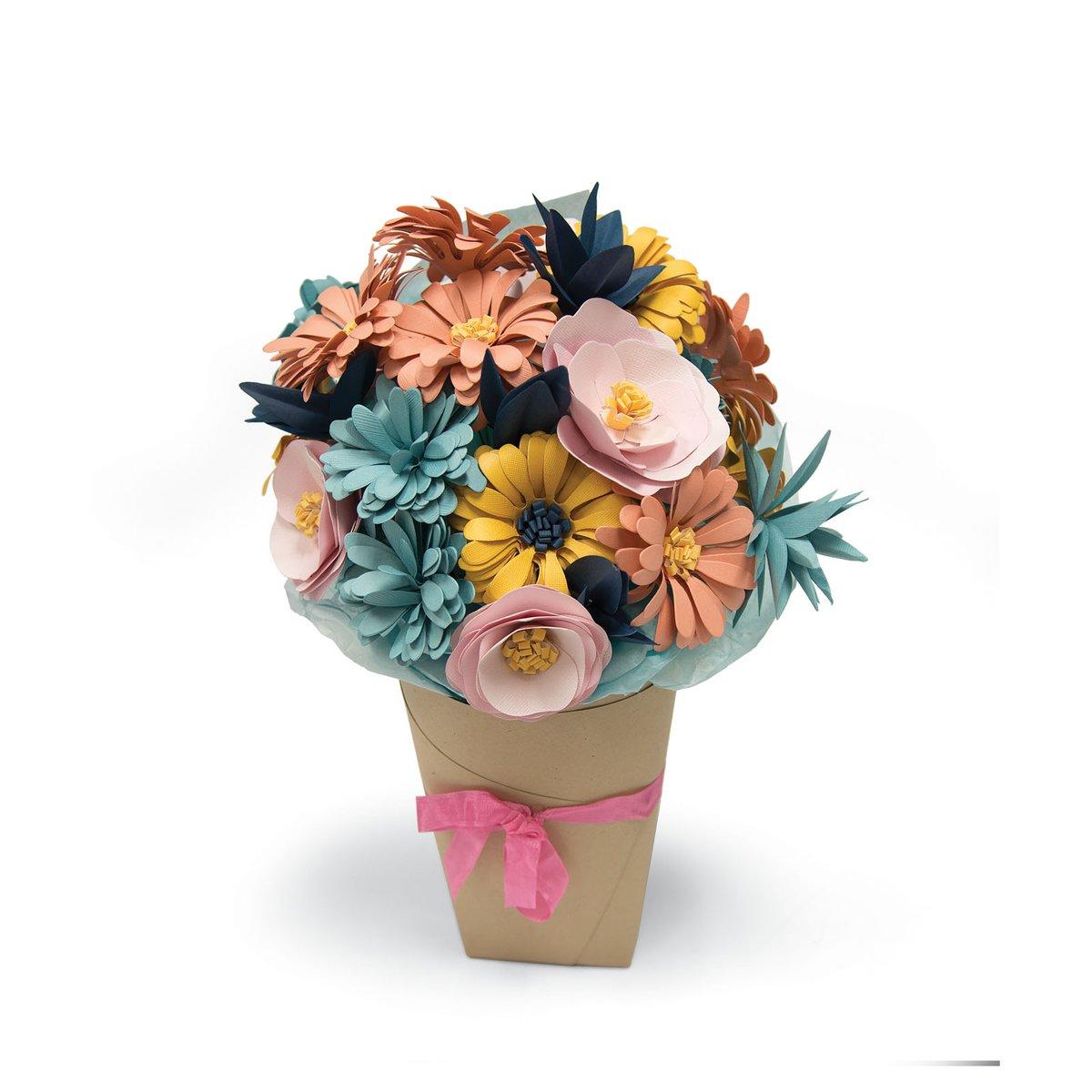 Bigz L Stanzschablone Blumenbündel von Katelyn Lizardi